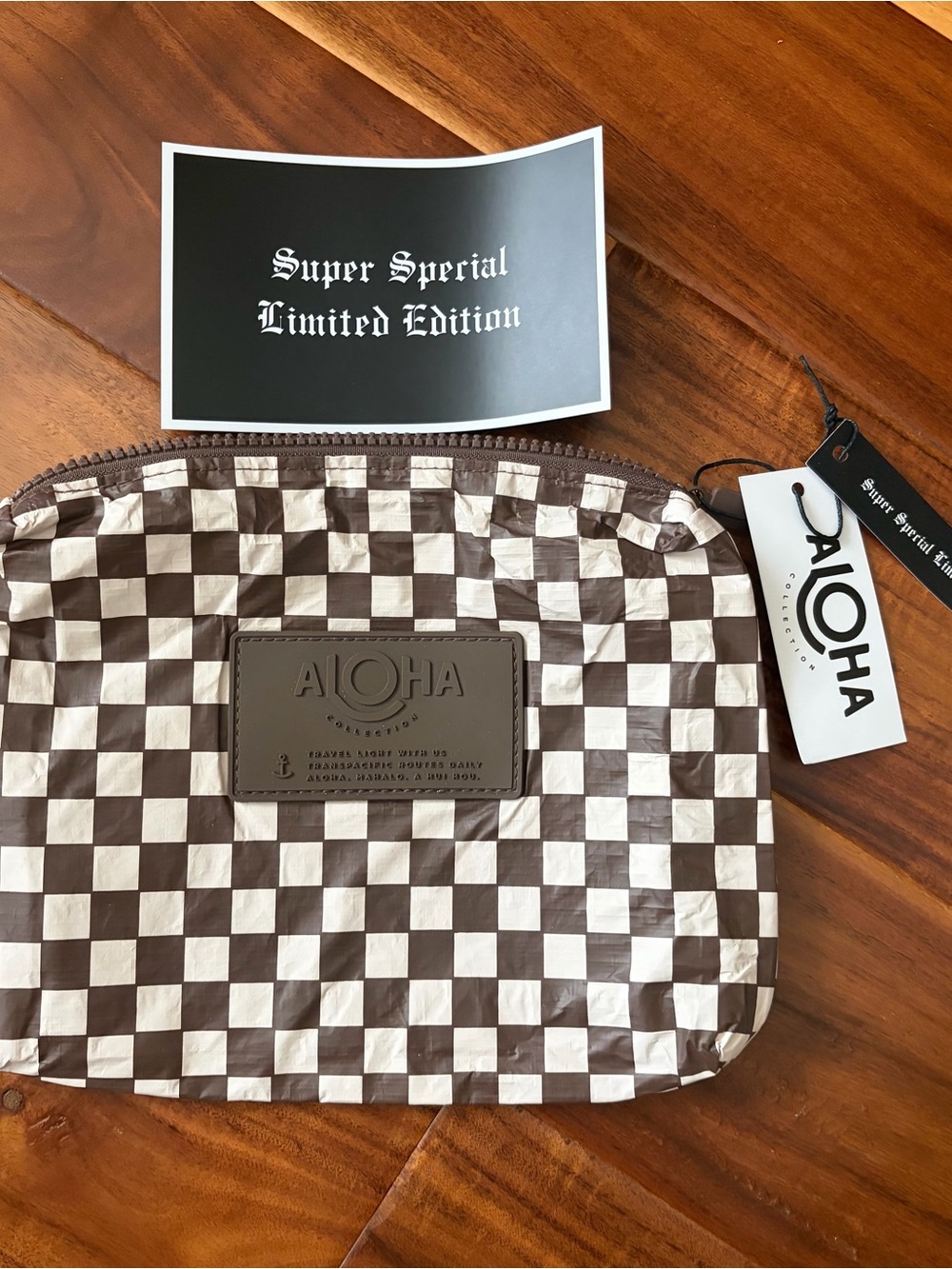 ALOHAS NWT Limited Edition Petite Check Small pouch